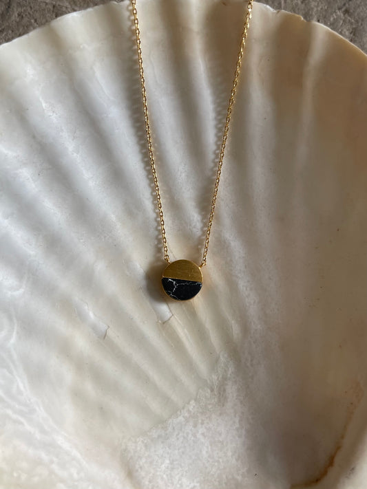 Dainty Stone Circle Necklace