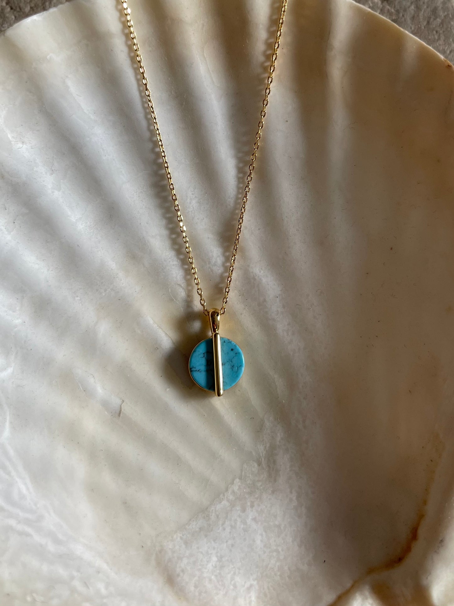 Dainty Stone Circle Necklace