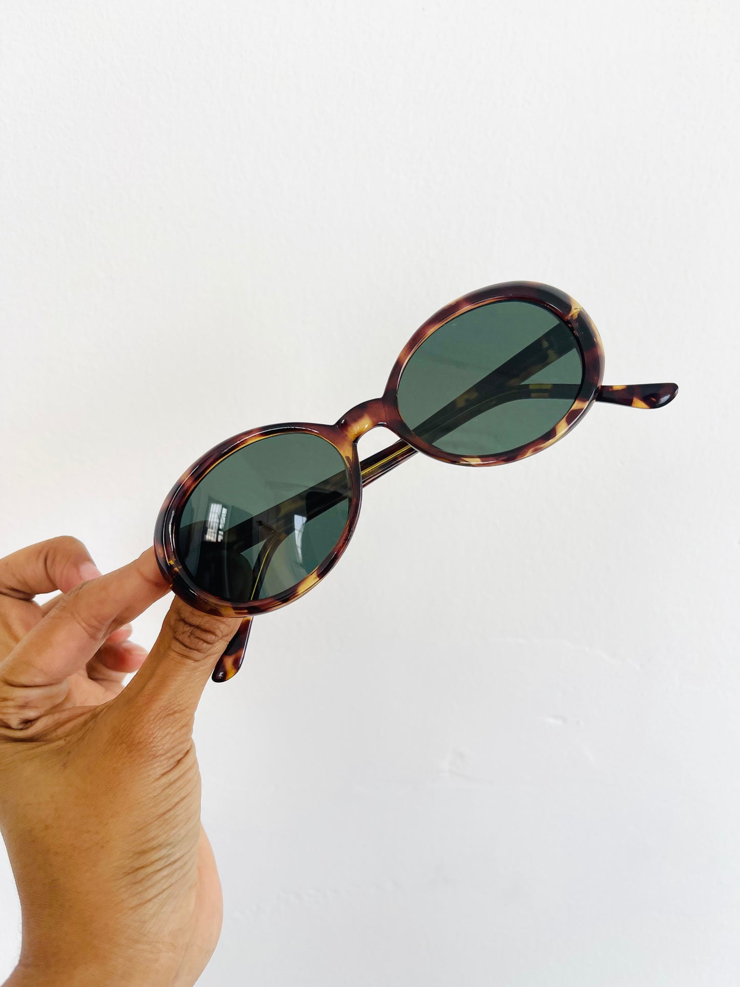 Vintage Oval Sunglasses - Tortoise